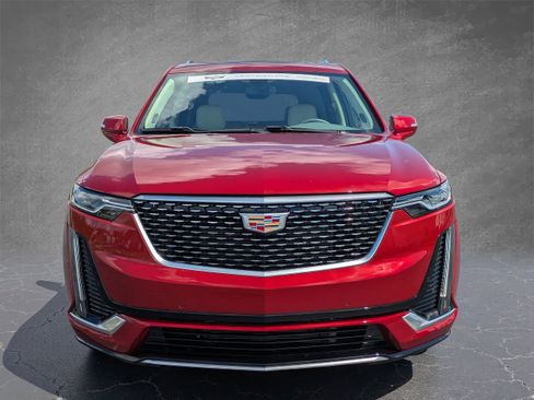 Used 2025 Cadillac XT6 Premium Luxury w/ LPO, Floor Liner Package FWD image 8