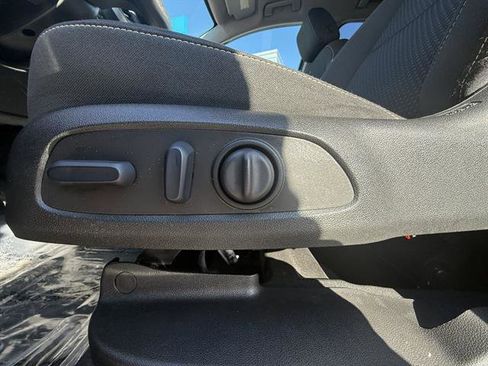 Used 2023 GMC Acadia SLE w/ Driver Convenience Package image 14