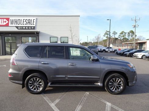 Used 2015 Lexus GX 460 Luxury image 3