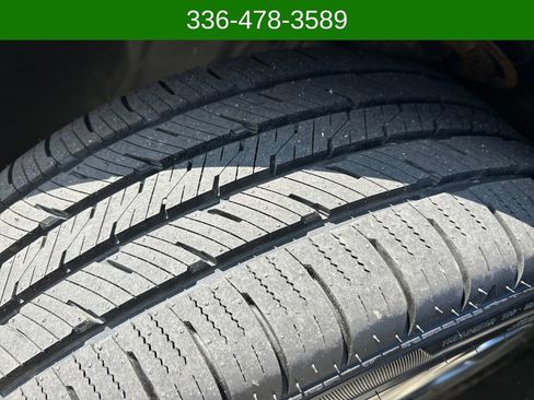 Used 2019 Ford Fusion SEL FWD image 25