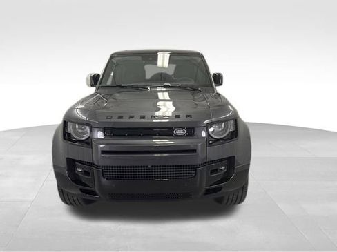 New 2025 Land Rover Defender 130 X-Dynamic SE image 3