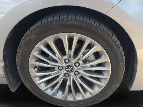 Used 2022 Toyota Avalon Limited w/ Advanced Safety Package FWD image 25