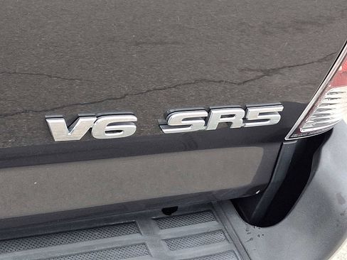 Used 2015 Toyota Tacoma 4x4 Double Cab w/ SR5 Package image 32