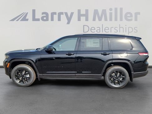 New 2025 Jeep Grand Cherokee L Altitude image 3