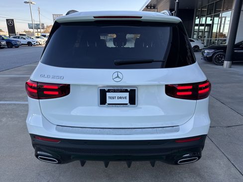 New 2026 Mercedes-Benz GLB 250 image 11