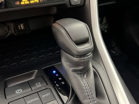 Used 2025 Toyota RAV4 LE image 22