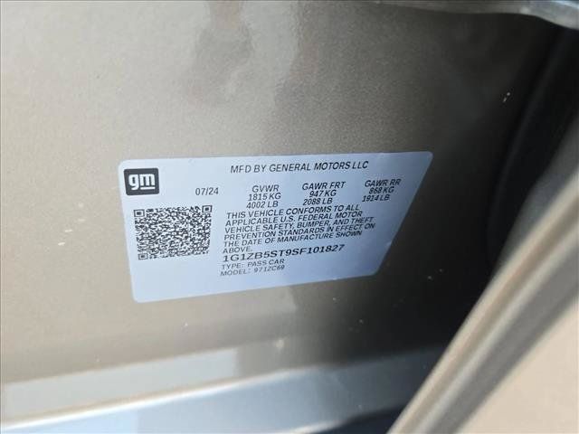 Used 2025 Chevrolet Malibu LS FWD image 24