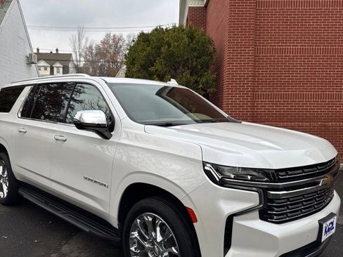 Certified 2023 Chevrolet Suburban Premier image 9