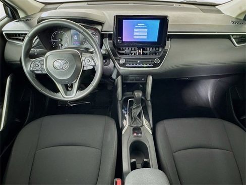 Used 2024 Toyota Corolla Cross LE image 24