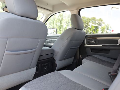 Used 2019 RAM 1500 Big Horn AWD/4WD image 13