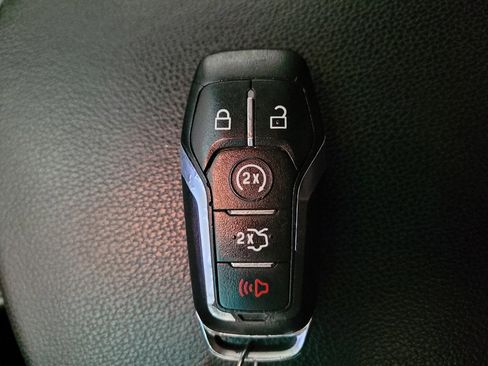 Used 2017 Ford Explorer XLT w/ Equipment Group 202A image 32