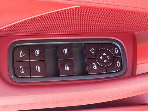 Used 2020 Porsche Panamera GTS image 21