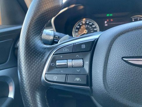 Used 2025 Genesis G70 2.5T RWD image 11