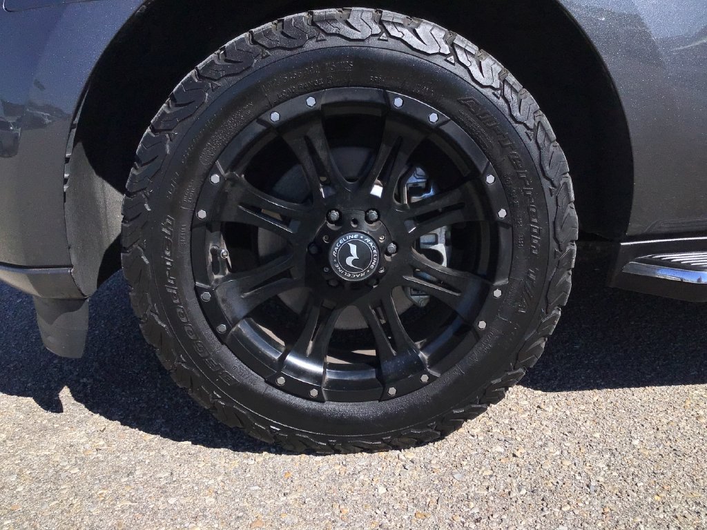 Used 2020 Ford Expedition XLT w/ Equipment Group 202A AWD/4WD image 27