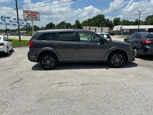 Used 2019 Dodge Journey SE w/ Blacktop Package FWD image 5