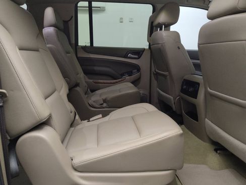 Used 2017 Chevrolet Suburban Premier RWD image 19