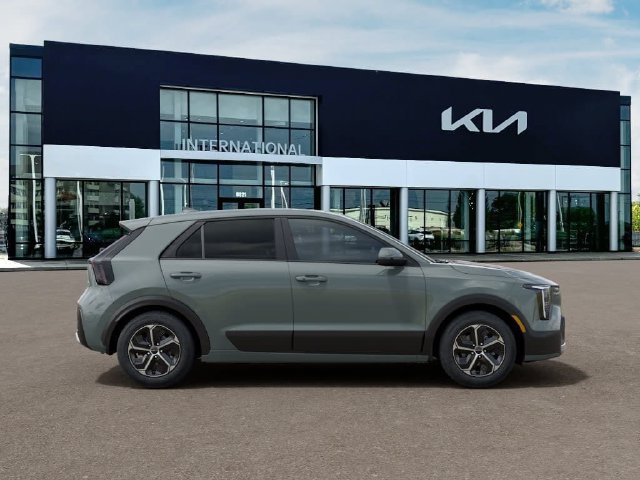 New 2027 Kia Niro LX FWD image 7