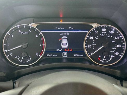 Used 2023 Nissan Sentra SV w/ SV Premium Package FWD image 10