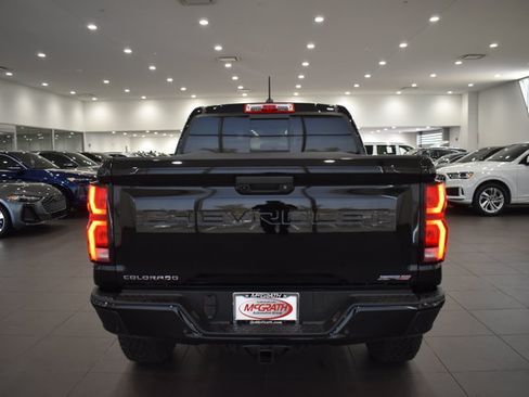 Used 2026 Chevrolet Colorado ZR2 w/ Technology Package AWD/4WD image 6