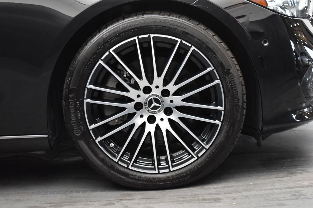 Used 2025 Mercedes-Benz C 300 4MATIC Sedan image 5