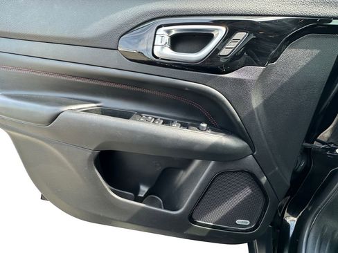 Used 2022 Jeep Compass Trailhawk w/ Trailhawk Elite Group image 11