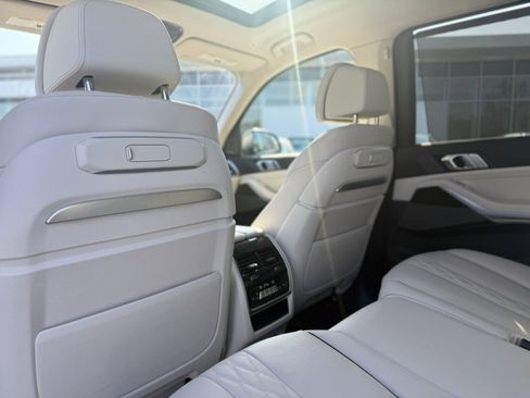 Certified 2025 BMW X7 xDrive40i w/ Executive Package image 15