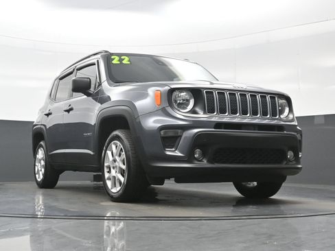 Used 2022 Jeep Renegade Latitude AWD/4WD image 32