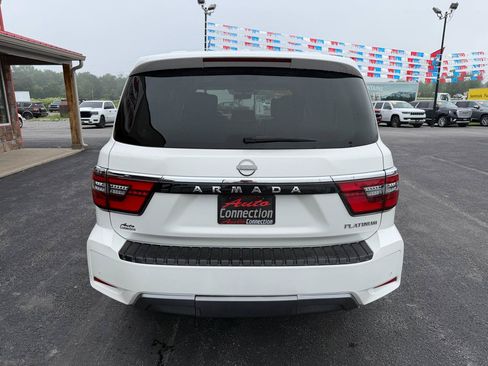 Used 2023 Nissan Armada Platinum w/ Captain's Chairs Package RWD image 5