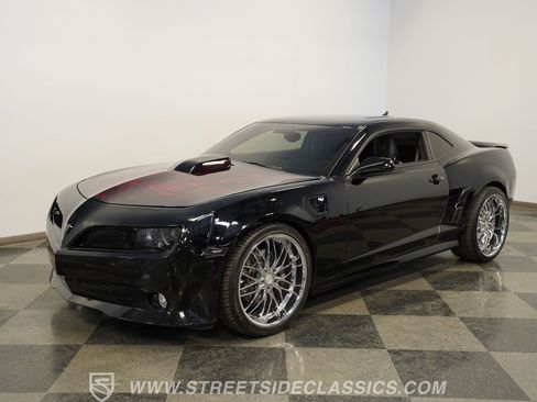 Used 2010 Chevrolet Camaro SS w/ RS Package RWD image 6