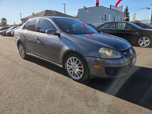 Used 2006 Volkswagen Jetta GLI FWD image 4