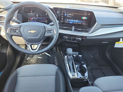 Used 2026 Chevrolet Trax LT w/ Driver Confidence Package FWD image 24
