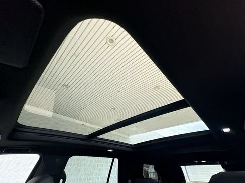 Certified 2023 Cadillac Escalade Premium Luxury AWD/4WD image 19