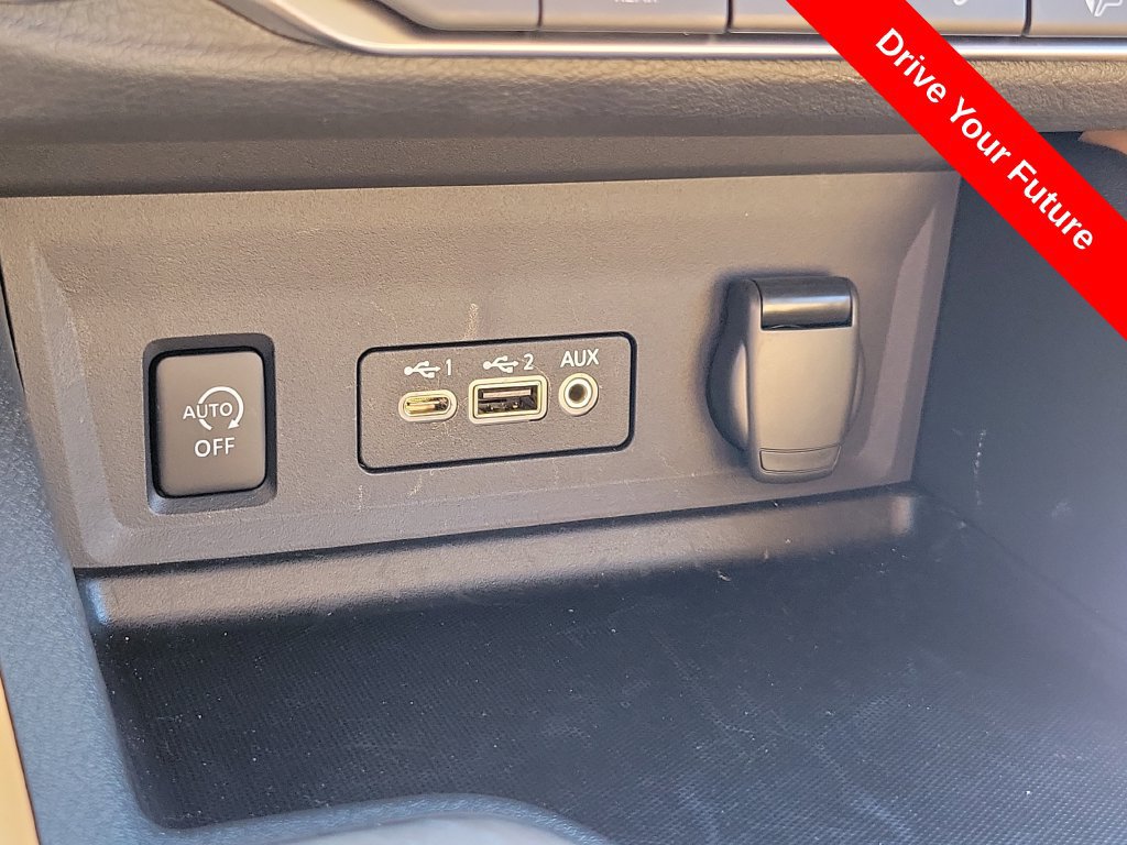 Used 2025 Nissan Sentra SV w/ SV Premium Package FWD image 14