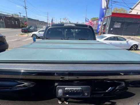 Used 2017 Toyota Tacoma TRD Off-Road image 27