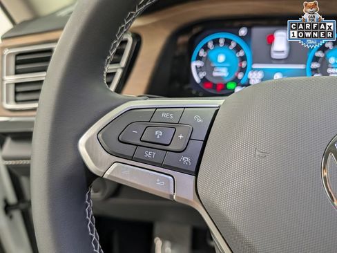 Used 2024 Volkswagen Atlas SE AWD/4WD image 18