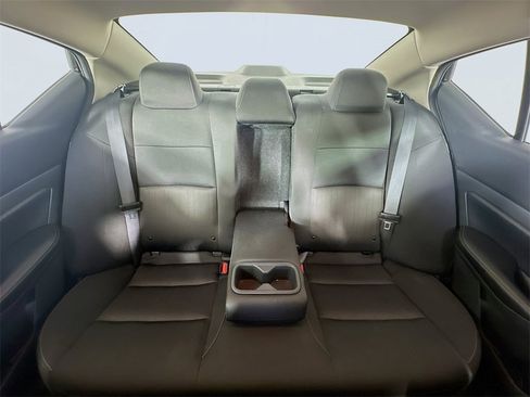 Used 2024 Nissan Altima 2.5 SV image 13