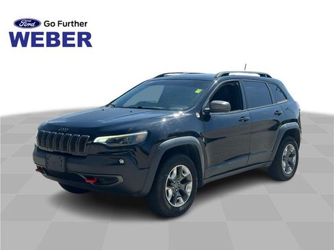 Used 2019 Jeep Cherokee Trailhawk w/ Cold Weather Group AWD/4WD image 1