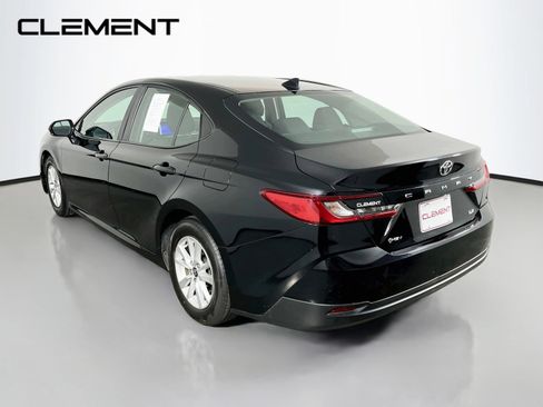 Used 2025 Toyota Camry LE FWD image 8