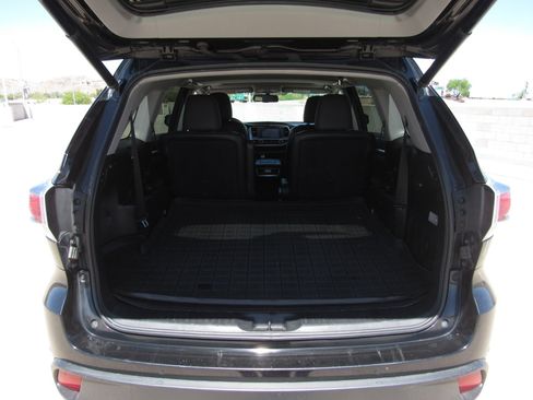 Used 2016 Toyota Highlander Limited image 13