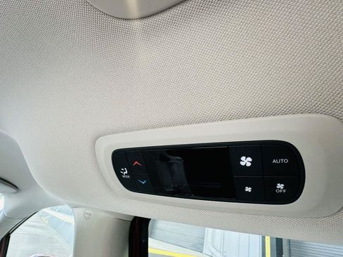Used 2019 Chrysler Pacifica Touring-L w/ Advanced Safetytec Group FWD image 26