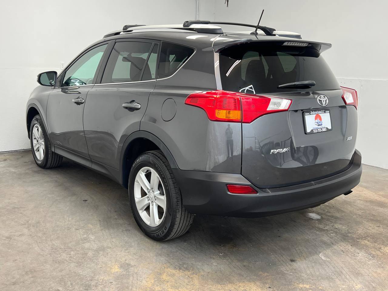 Used 2013 Toyota RAV4 XLE FWD image 6