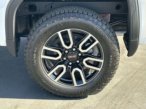 New 2026 GMC Sierra 1500 AT4 w/ AT4 Premium Package AWD/4WD image 34