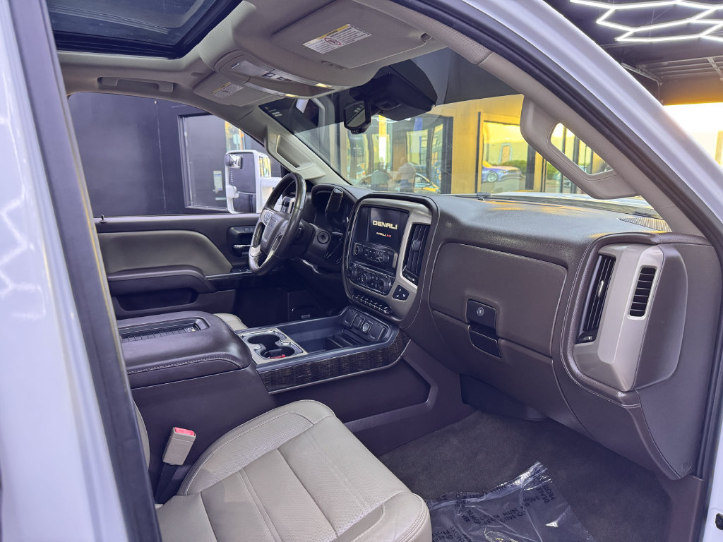 Used 2016 GMC Sierra 2500 Denali w/ Duramax Plus Package AWD/4WD image 26