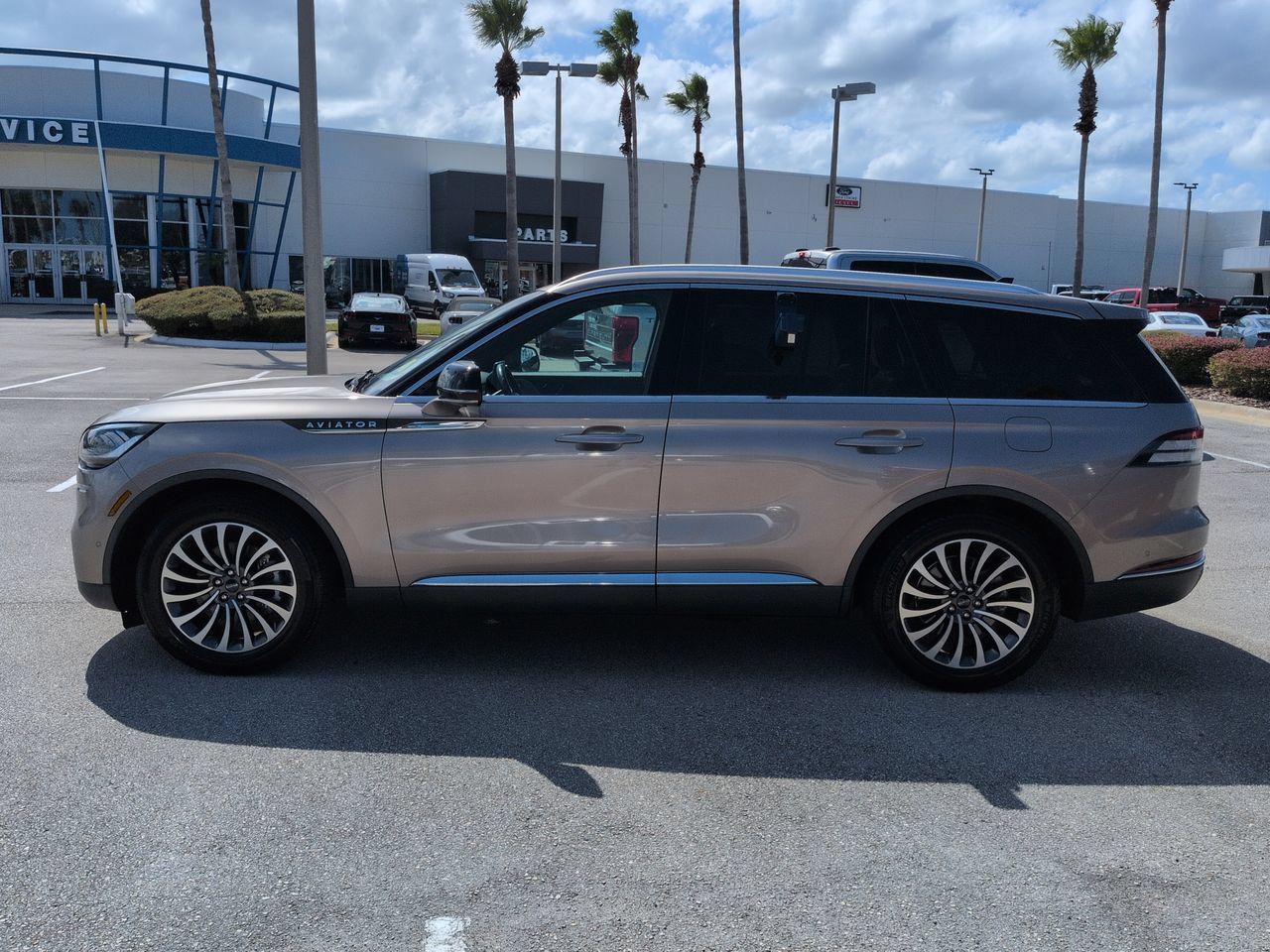 Certified 2021 Lincoln Aviator Reserve w/ Equipment Group 201A RWD image 7