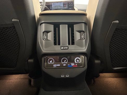 Used 2025 BMW X3 xDrive30i w/ Premium Package image 33