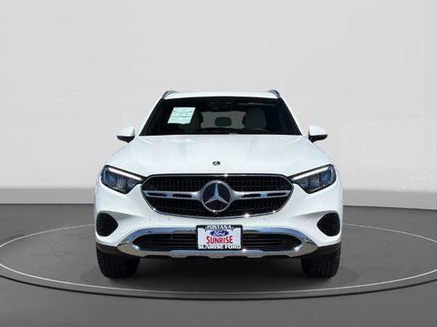 Used 2025 Mercedes-Benz GLC 350e 4MATIC image 3