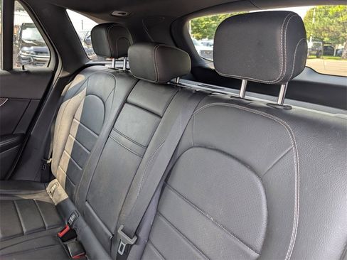 Used 2019 Mercedes-Benz GLC 300 4MATIC image 17