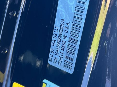 Used 2022 Jeep Wrangler Unlimited Sahara image 29