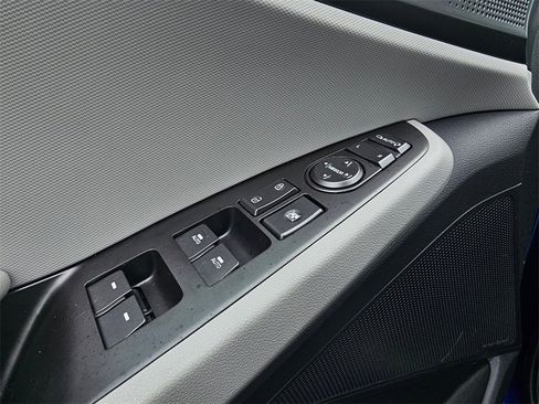 Used 2020 Hyundai Ioniq Limited image 25