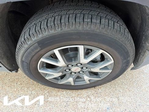 Used 2021 GMC Acadia SLE FWD image 14
